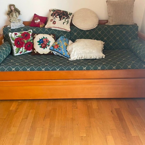 Wooden Daybed Sofa with Sliding Second Bed and Mattress