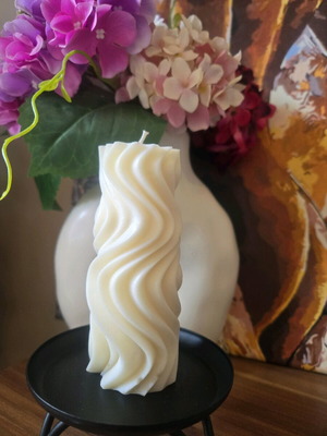 Candle Geometric Figure 2 custom made from soy wax