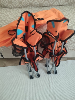 Children's folding beach chairs set of 2, used, tiger design