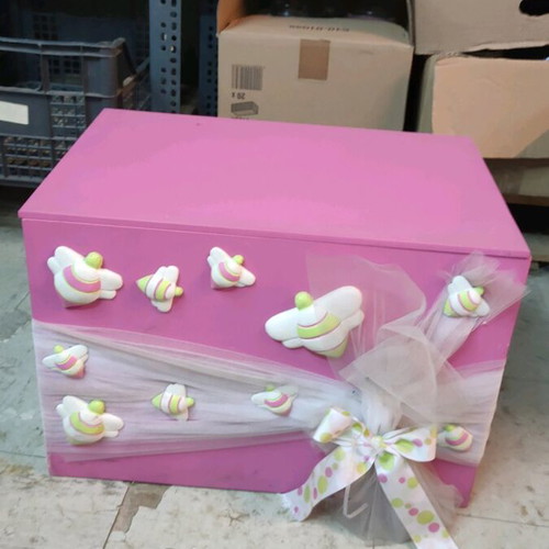 Wooden box with bees like new