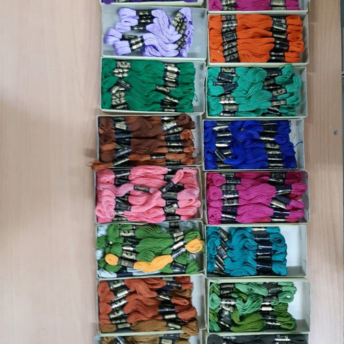 Lot package with threads, hoops, moulinés, pins, lace yarn, knitting needles new