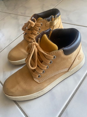Timberland leather boots like new, size 33, beige and yellow