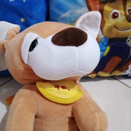 Stuffed toys like new, set of 5 with pillows and figures