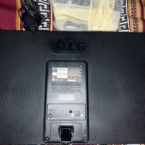 LG Flatron E2242C monitor used for parts with power supply