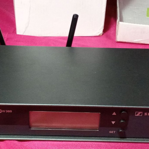 Sennheiser eW300 Wireless Professional Microphone System like new