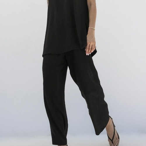 Black sleeveless blouse and ankle-length pants set new, one size