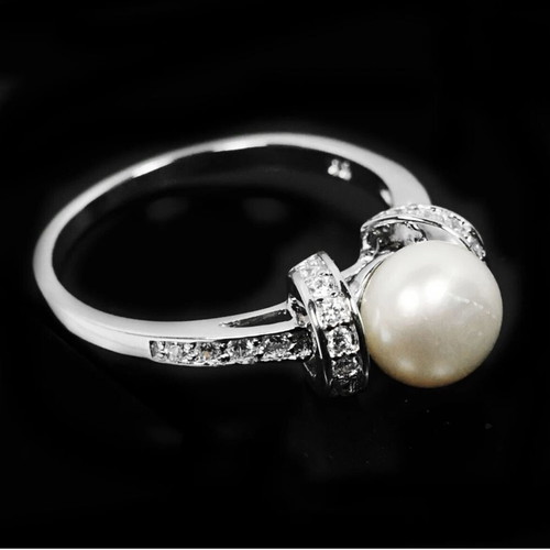 AAA Luxury 925 Silver Ring with Pearl and Zircon Size 7 New