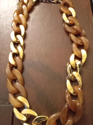 Chain style necklace like new, brown and gold colors
