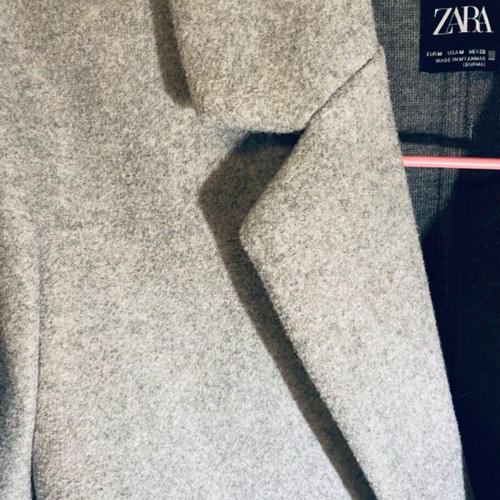 Zara coat with lapel and pockets, like new, gray