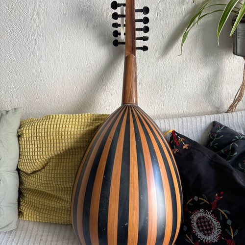 Oud like new from Istanbul with decorated rosettes