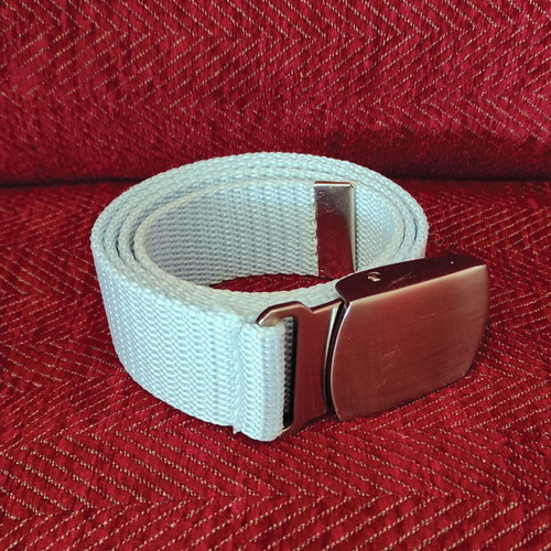 Blue knitted belt like new with silver buckle 105 cm