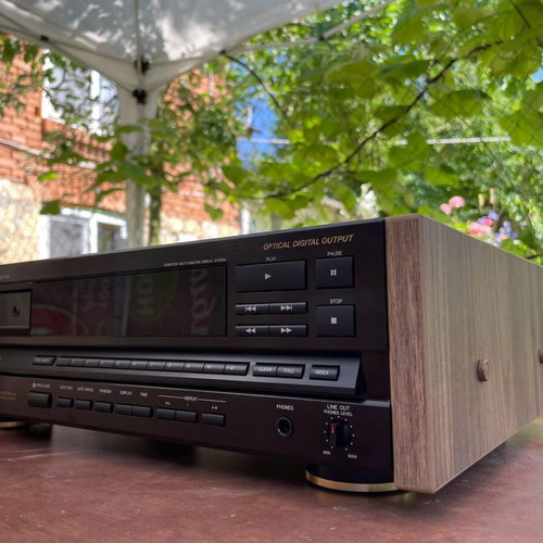 Denon DCD-1420 CD Player like new