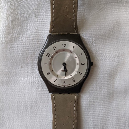 Swatch Desertic SFC100 watch used, needs battery, beige