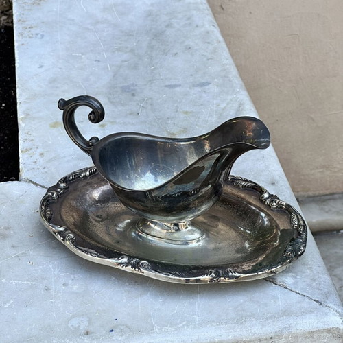 Vintage silver-plated gravy boat with base, used, 24x10 cm