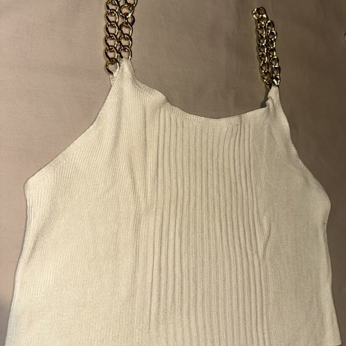Beige ribbed top S-M with gold chain