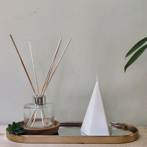 Scented pyramid candle made of soy wax handmade