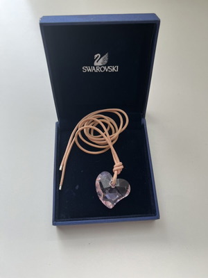 Swarovski κολιέ σαν καινούργιο με κρυστάλλινο μενταγιόν σε σχήμα καρδιάς