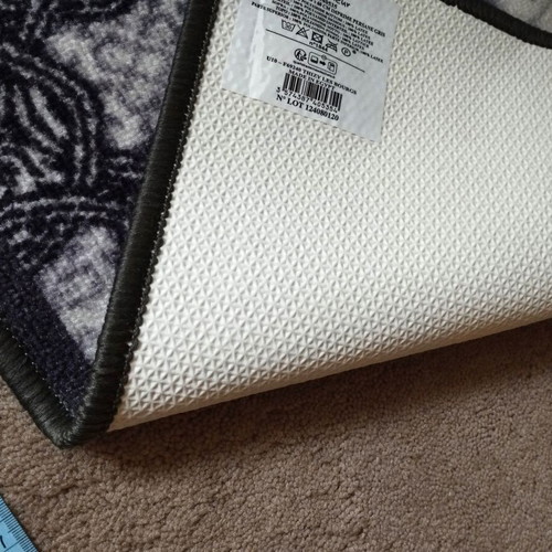 Rug with Patterns 40x60 with Non-Slip Back New