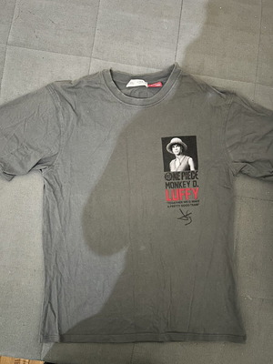 One Piece Netflix T-shirt with signature, size M