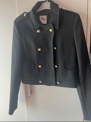 Zara jacket like new, elastic fabric, short, size S