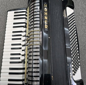 ΑΚΟΡΝΤΕΟΝ Hohner Verdi III 120bass