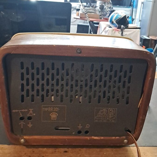 Orion radio used, needs service and plug replacement