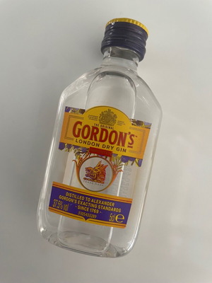 Gordon's London Dry Gin 37.5% 50ml new