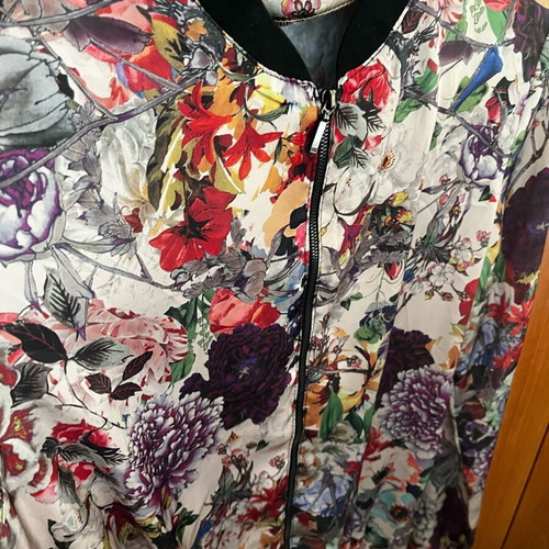 Satin jacket women's size S like new with zipper