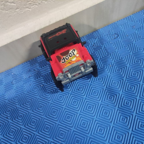 Jeep toy set of 2 like new