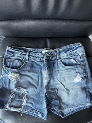 Bershka boyfriend denim shorts like new, size XS/S, blue