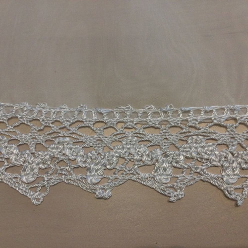 Set of 4 white transparent table linens with machine embroidery and lace new