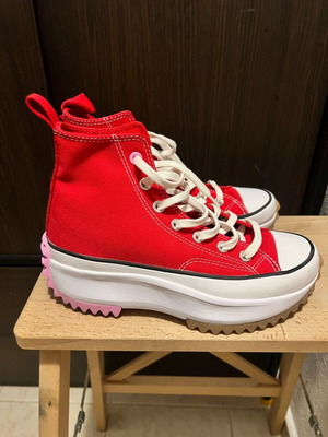 Converse Run Star Hike Hi red athletic shoes size 38 new