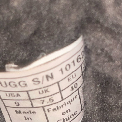 Ugg boots used with bows, gray