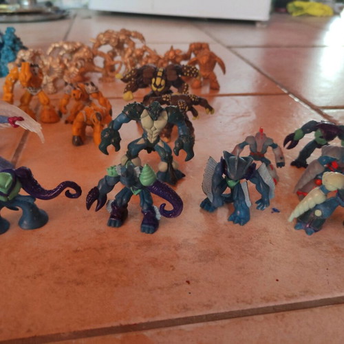 Gormiti collection used with figures and cards