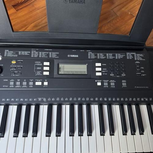 Yamaha PSR-E343 keyboard