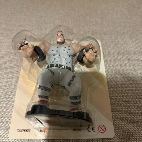 Street Fighter DeAgostini collectible figure new, scale 1:18