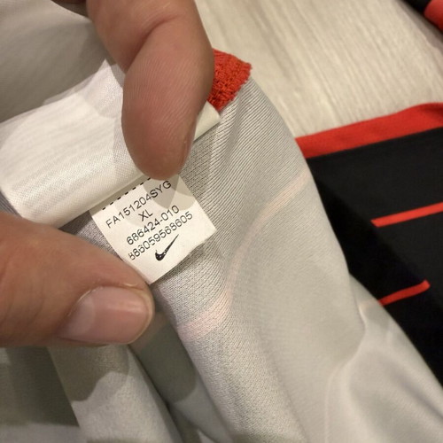 Eintracht Frankfurt 2015/16 Jersey Nike #15 Djakpa used with signatures XL