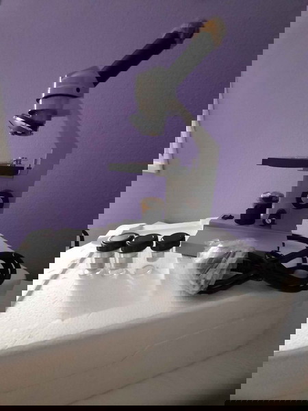 Μικροσκόπιο microscope ΟΛΟΚΑΊΝΟΥΡΙΟ του κουτιού.