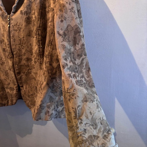 Jacket with rose pattern No48-50 like new, beige