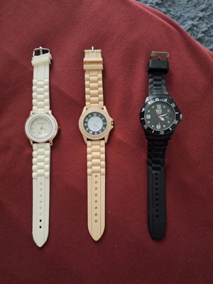 Watches new, set of 3 in three colors