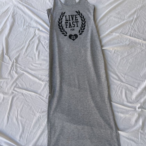 Sleeveless grey maxi dress with Live Fast graphic