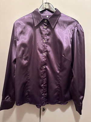 Satin purple shirt like new with mirror buttons size M/L