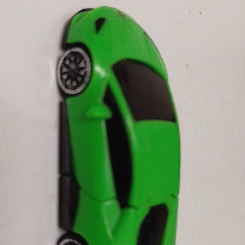Pack of 2 small toy cars like new