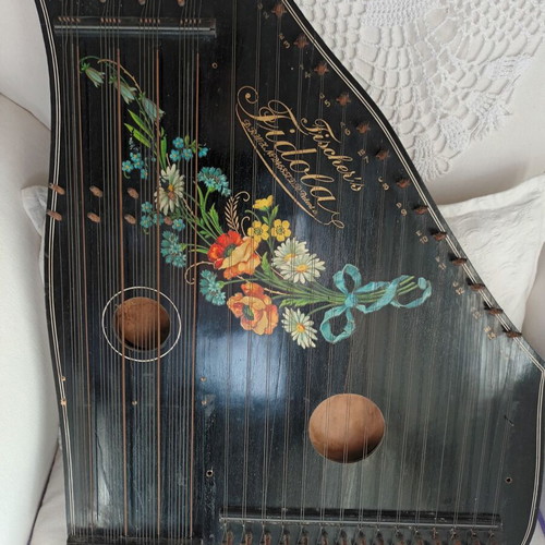 ZITHER vintage musical instrument