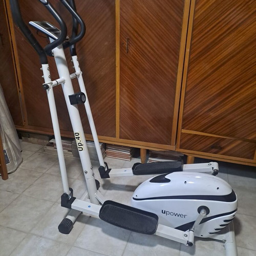 Elliptical fitness machine like new with magnetic resistance