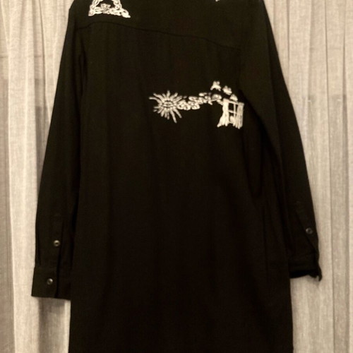 Volcom dress black with embossed patterns like new, size L