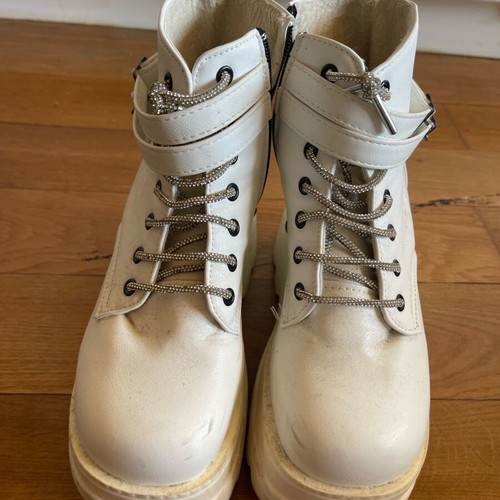 White platform ankle boots size 38 used, leather with shiny laces
