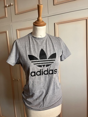 Adidas T-shirt σαν καινούργιο, μέγεθος S, μαύρο και γκρι