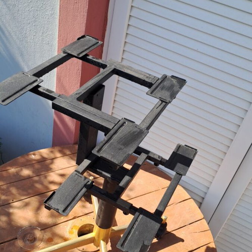 TFT TV stand like new for old TFT televisions