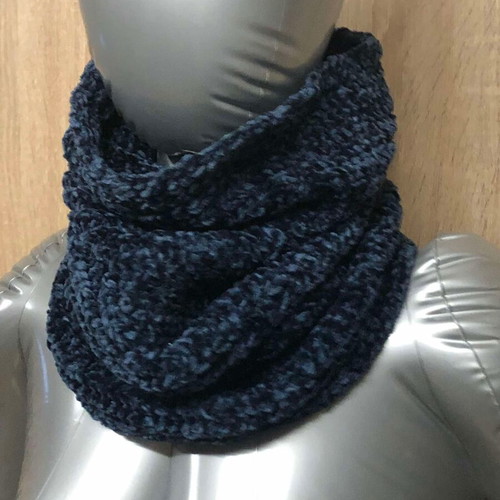 Avon neck scarf new blue